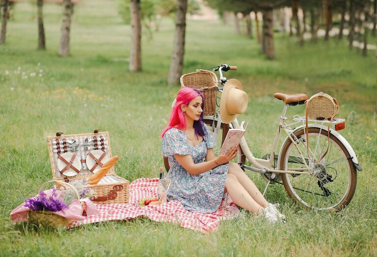 How to Plan a Simple Picnic at a Local Park